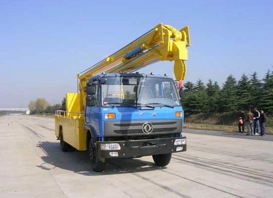 東風145型18-20米高空作業車  